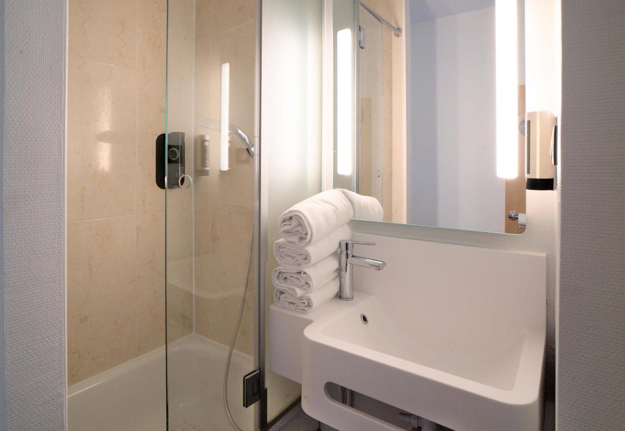 B&B Hotel Dreux Centre Экстерьер фото